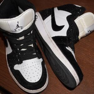 Jordan Women's Black and White Trainers